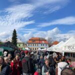 Trhy jako místo setkávání: Jana Dvořáková o komunitním životě v Kostelci