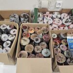 Sousedská pomoc pro Ukrajinu: V Kostelci jsme vyrobili 150 svíček